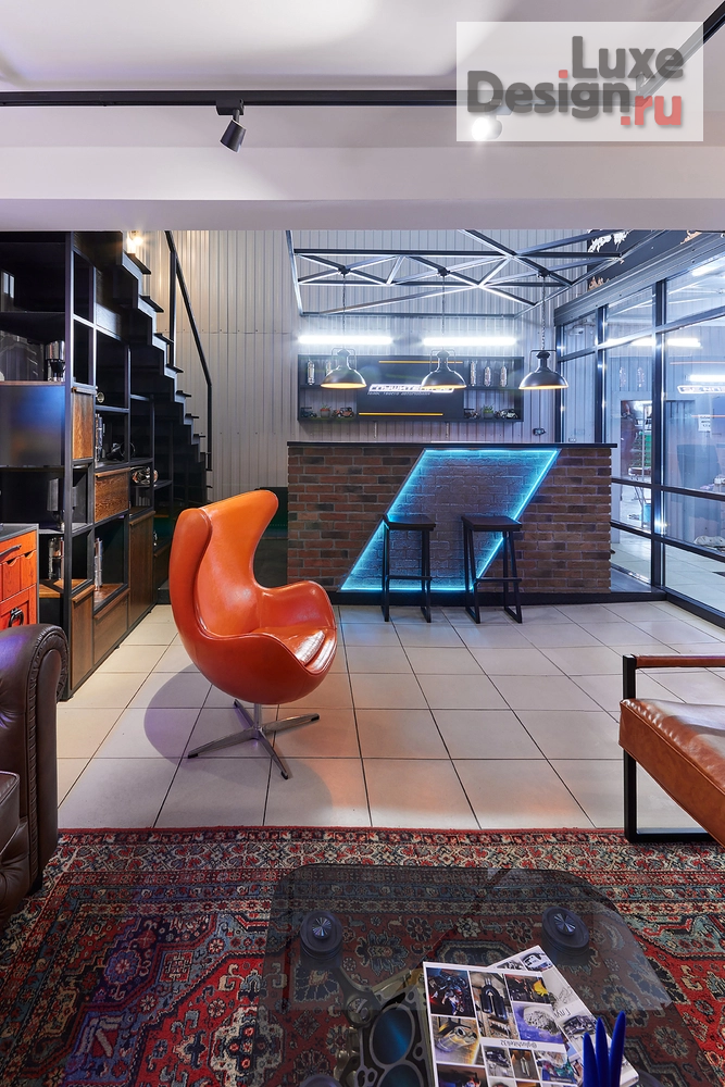 Дизайн интерьера автосалона "Лаундж зона ГЛУШИТЕЛИ 32" (фото 2)