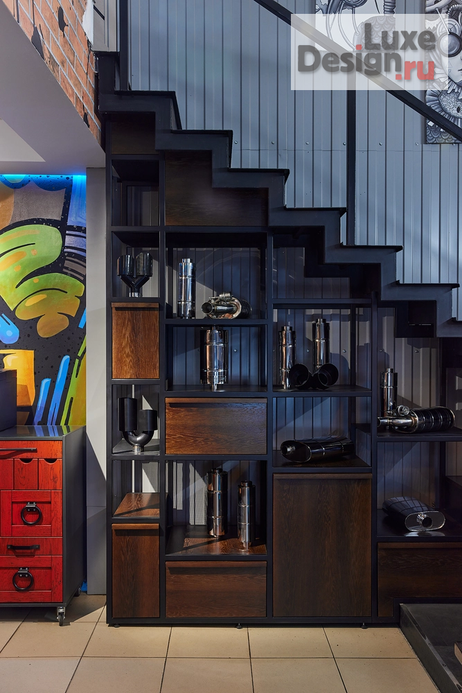 Дизайн интерьера автосалона "Лаундж зона ГЛУШИТЕЛИ 32" (фото 8)